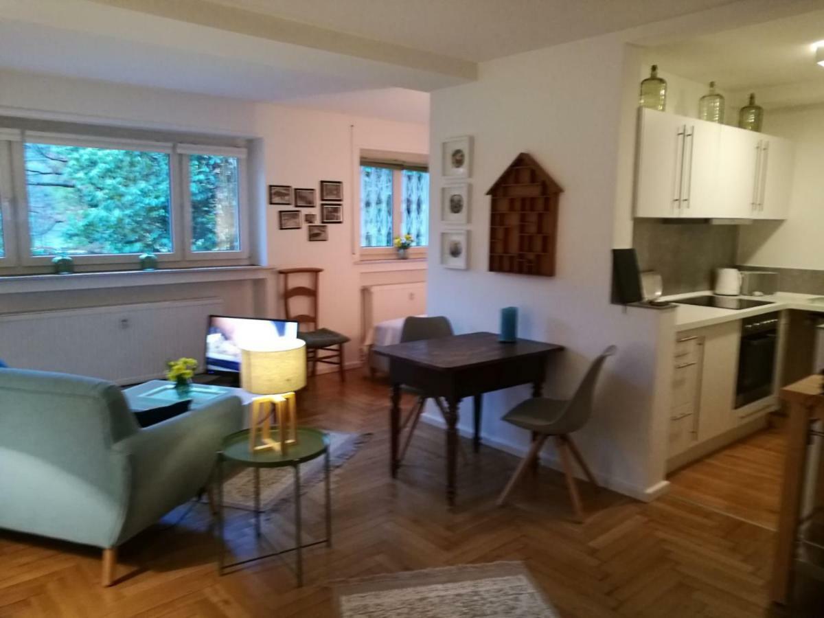Schönes Appartement mit Gartenblick Baden-Baden Exterior foto